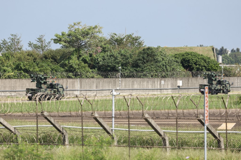 China envió militares a rodear frontera con Taiwan