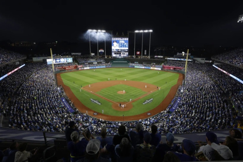 Los Yankees de Nueva York y los Reales de Kansas City juegan el Juego 4 de una serie de playoffs de béisbol de la División de la Liga Americana, el jueves 10 de octubre de 2024, en Kansas City, Missouri.