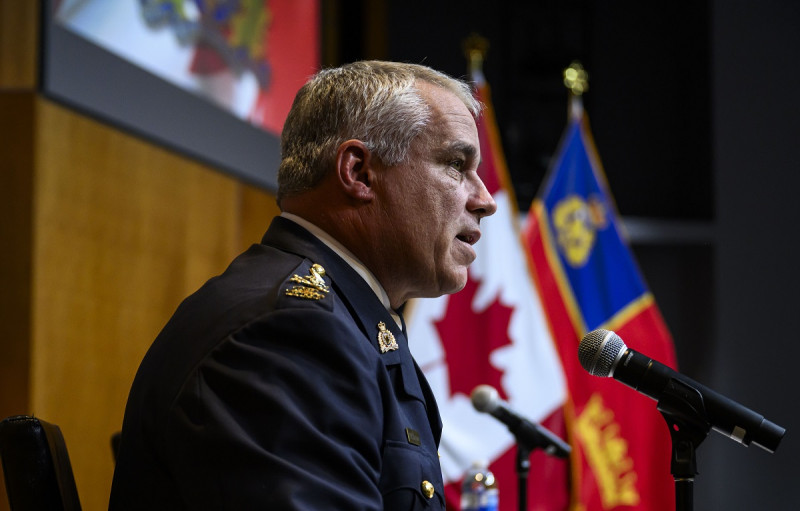 El jefe de la Policía Montada canadiense, Mike Duheme, en conferencia de prensa el lunes 14 de octubre de 2024, en Ottawa, Canadá.