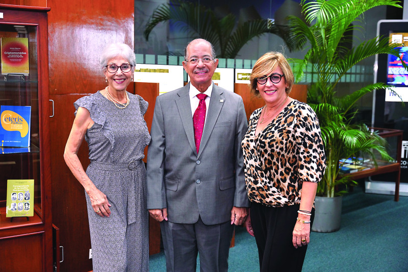 Floriana Piña Ortega, José Alcántara Almánzar y Marisun Ortega Jiménez.