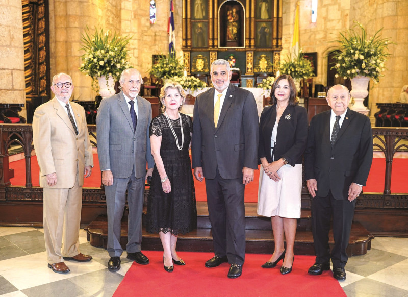 Harold Molina, Carlos Sangiovanni, Norma de Vargas, Carlos Ortega, Yolanda Valdez y Franklyn Holguín Haché.