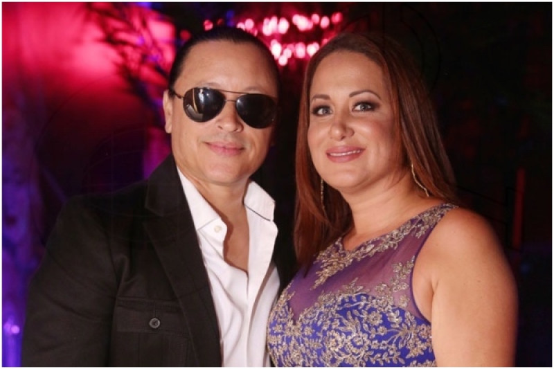 Elvis Crespo y su esposa Maribel Vega Laguna