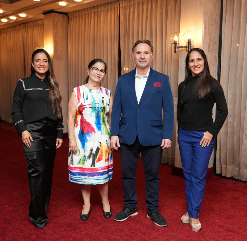 Yeri Peguero, Sarah Esteva, Carlos Veitía y Lisbel Piedra