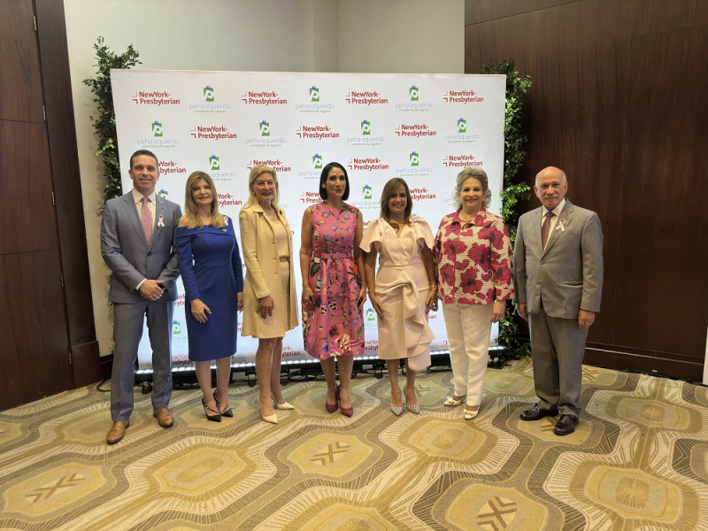 Andrea Daquino, Nancy Velázquez , Rache Simmons, la primera dama Raquel Arbaje, Laura Peña, Alexandra Izquierdo y Luis Canela.