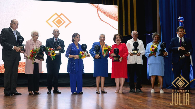 José Plácido Montero, Argentina Henríquez Rodríguez, Ramón Portes Carrasco, María Cristina Mere de Farías, Rosa Francia Esquea, Gloria Mejía de Selman, José Ricardo Grullón Inoa, Ana Hilda Novas y Jesús Moreno Portalatín.