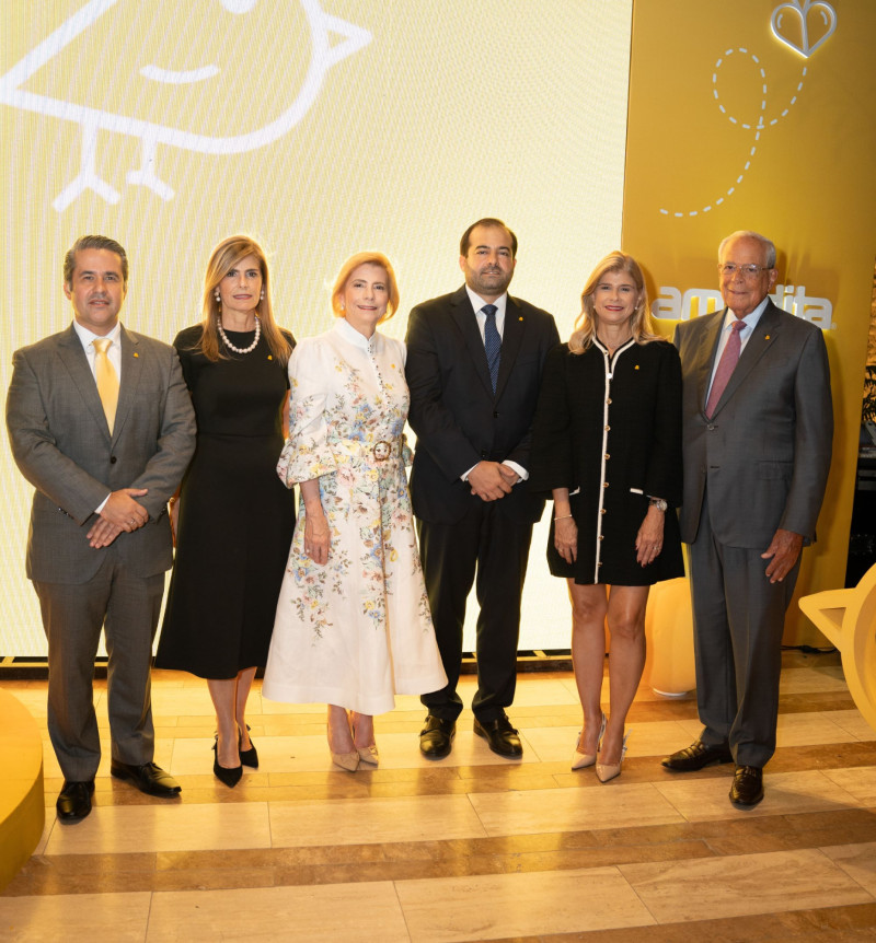 Giancarlo Sanguinetti, Jacqueline González, Patricia González, Alberto Bergés González, Pilar González, Octavio González.