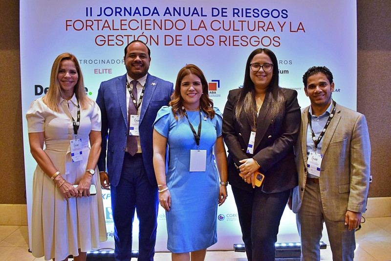 Claudia Rodríguez, Félix Rodríguez, Katherine Duran, Yomarky Castillo y José Rodríguez.