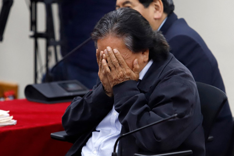 El expresidente peruano Alejandro Toledo reacciona durante una vista judicial en Lima el 21 de octubre de 2024