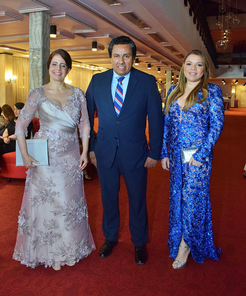 Patricia Portela, César Gómez y Karumi Suazo.