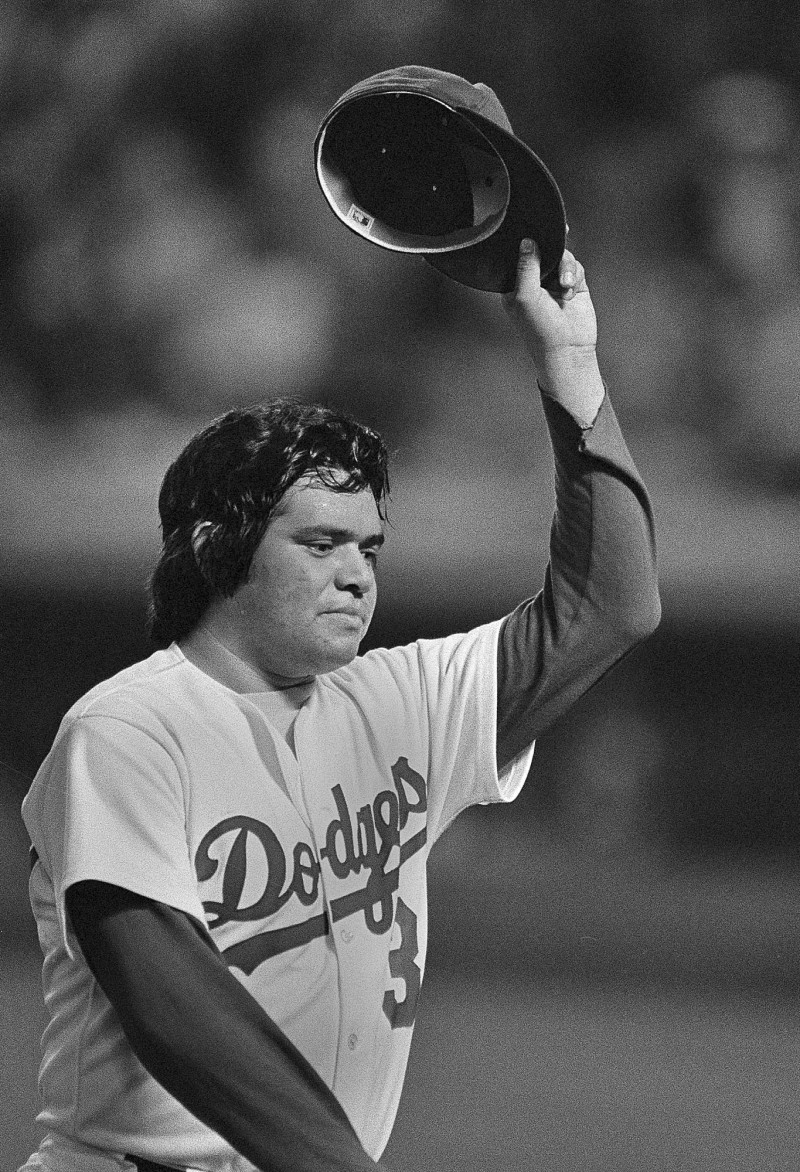 El lanzador sensación de los Dodgers de Los Ángeles, Fernando Valenzuela