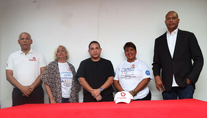 Representantes de la Fundación Dominicana de Accidente Cerebral (Fundace)