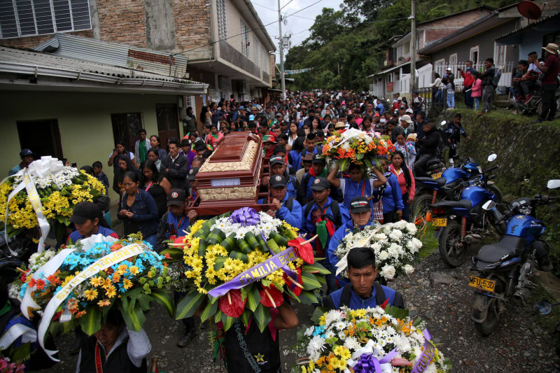 Funeral de un líder indígena en el sur de Colombia.