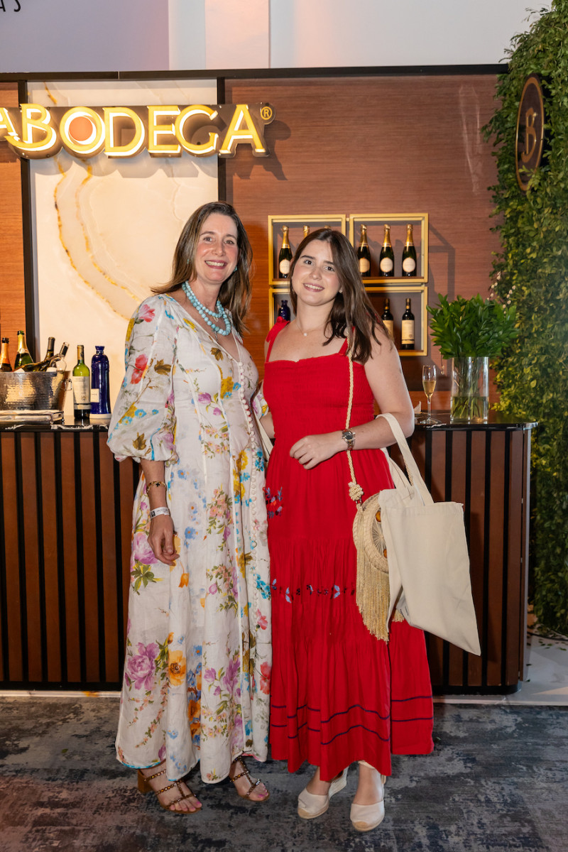 Rosa Rodríguez y Miranda Cabral.