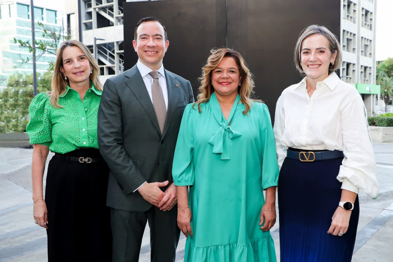 Aura Rodríguez, Luis Molina Mariñez, Martha Peralta y Ángela Nieto