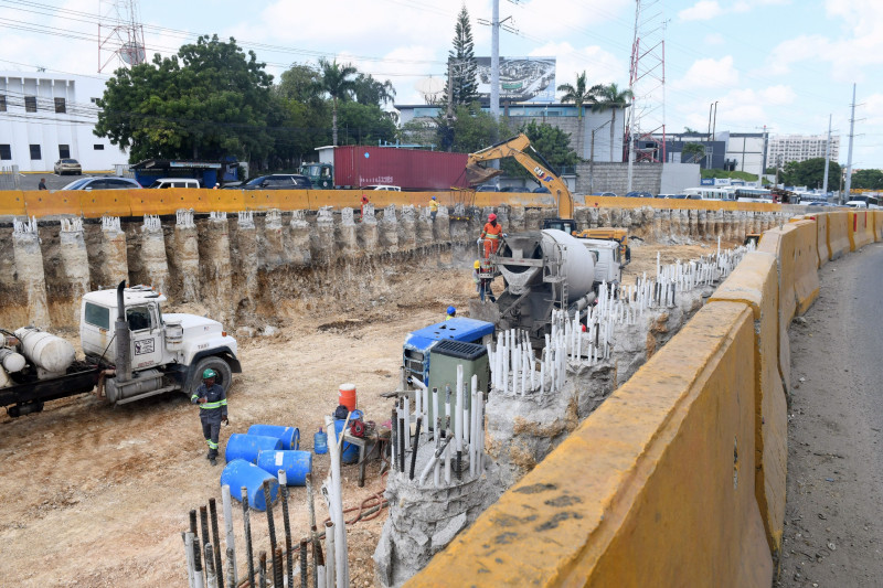 Construcción de paso a desnivel en la Isabel Aguiar