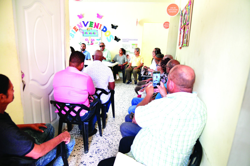 Encuentro LISTÍN en el barrio en La Caleta.