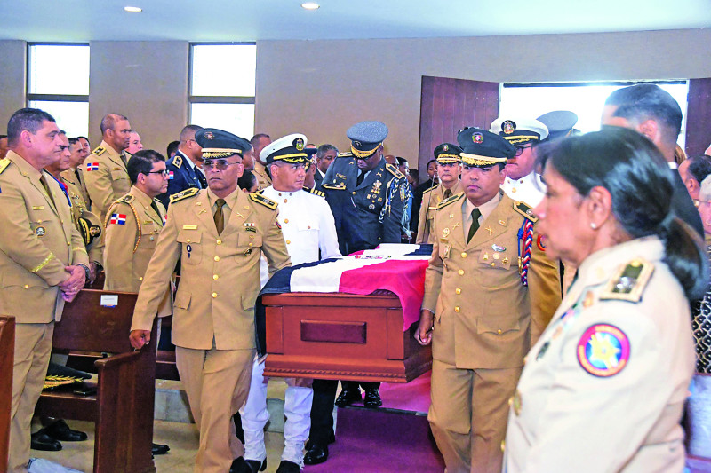 La ceremonia de despedida de los restos del general Ramiro Matos González, fallecido a los 97 años.