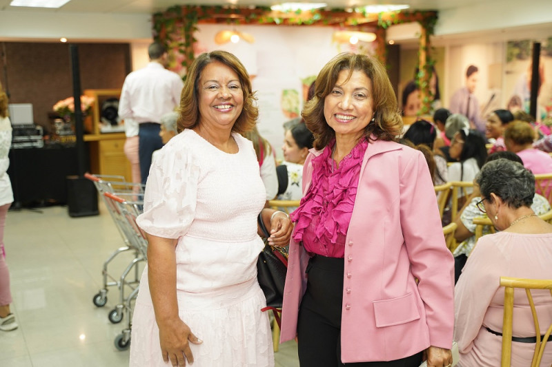 Gertrudis Espinoza y Ana Minaya