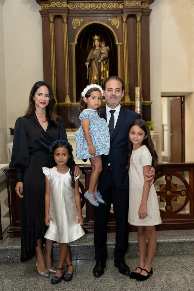 Digny Durán de Iglesias, Carlos Iglesias y las niñas Amelia, Estela y Elena Iglesias Durán.