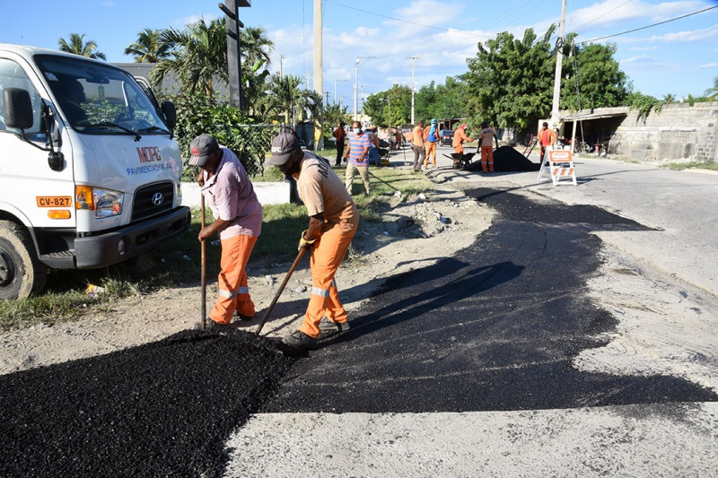 Ministerio de Obras Públicas asegura continuará obras viales en La Caleta.