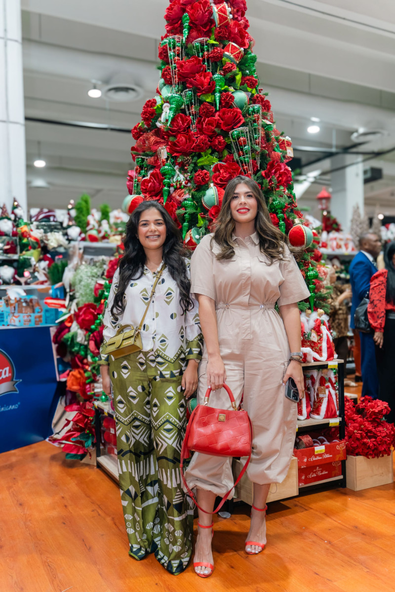 Elizabeth Zouain  y Alexia Vicini.