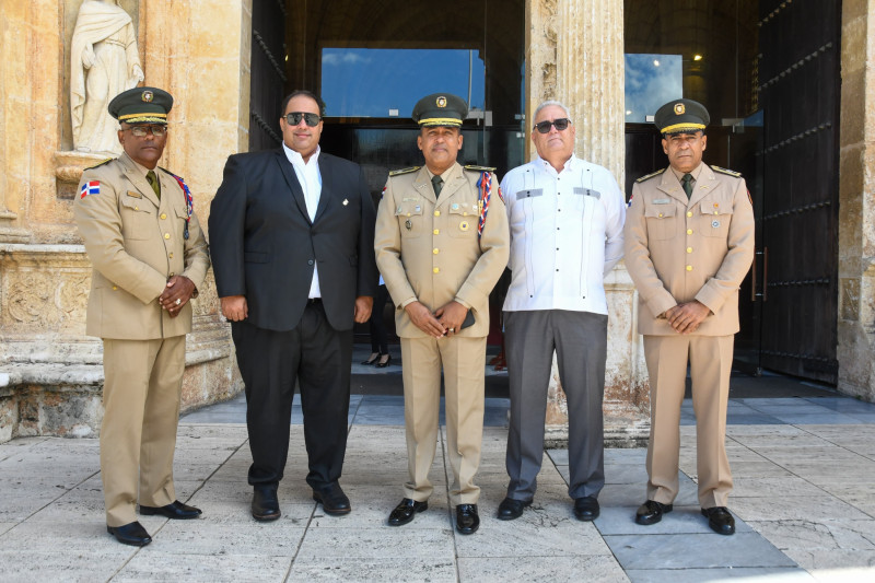 Rafael Torres, Vladimir Castillo, Rafael Cruz, Carlos Carrera y Elpidio Neró Drullard.