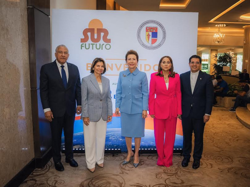 Andrés Bautista, Laura Chinchilla, Melba Segura de Grullón, Mayra Jiménez y Secilio Espinal