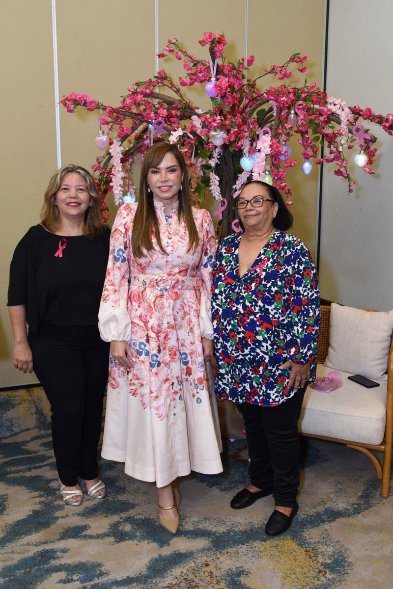 Yanet Peña, Linda Valette y Ercilia Aracena.