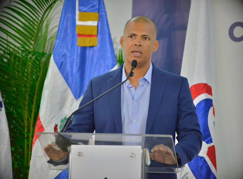 Félix Sánchez, el doble medallista olímpico y ahora entrenador, resaltó la calidad del atleta dominicano.