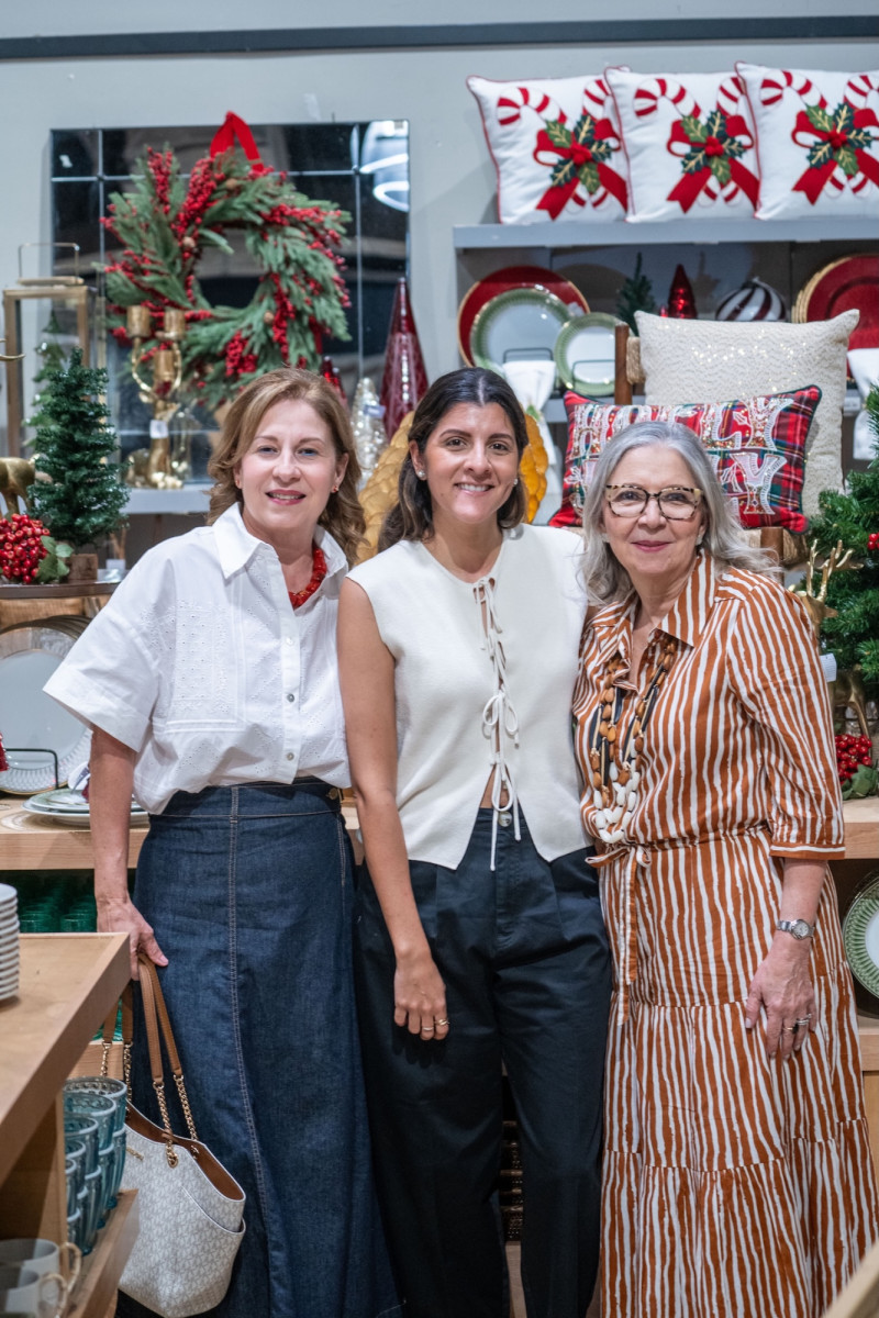 Matty de Farías, Gabriela Farías y Silvia de Farías.