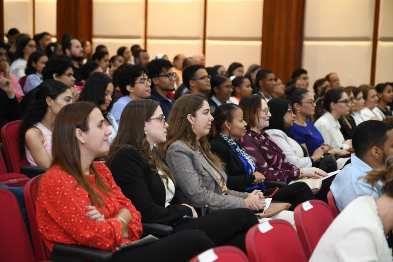 Participantes en el Foro de Salud Mental celebrado en PUCMM