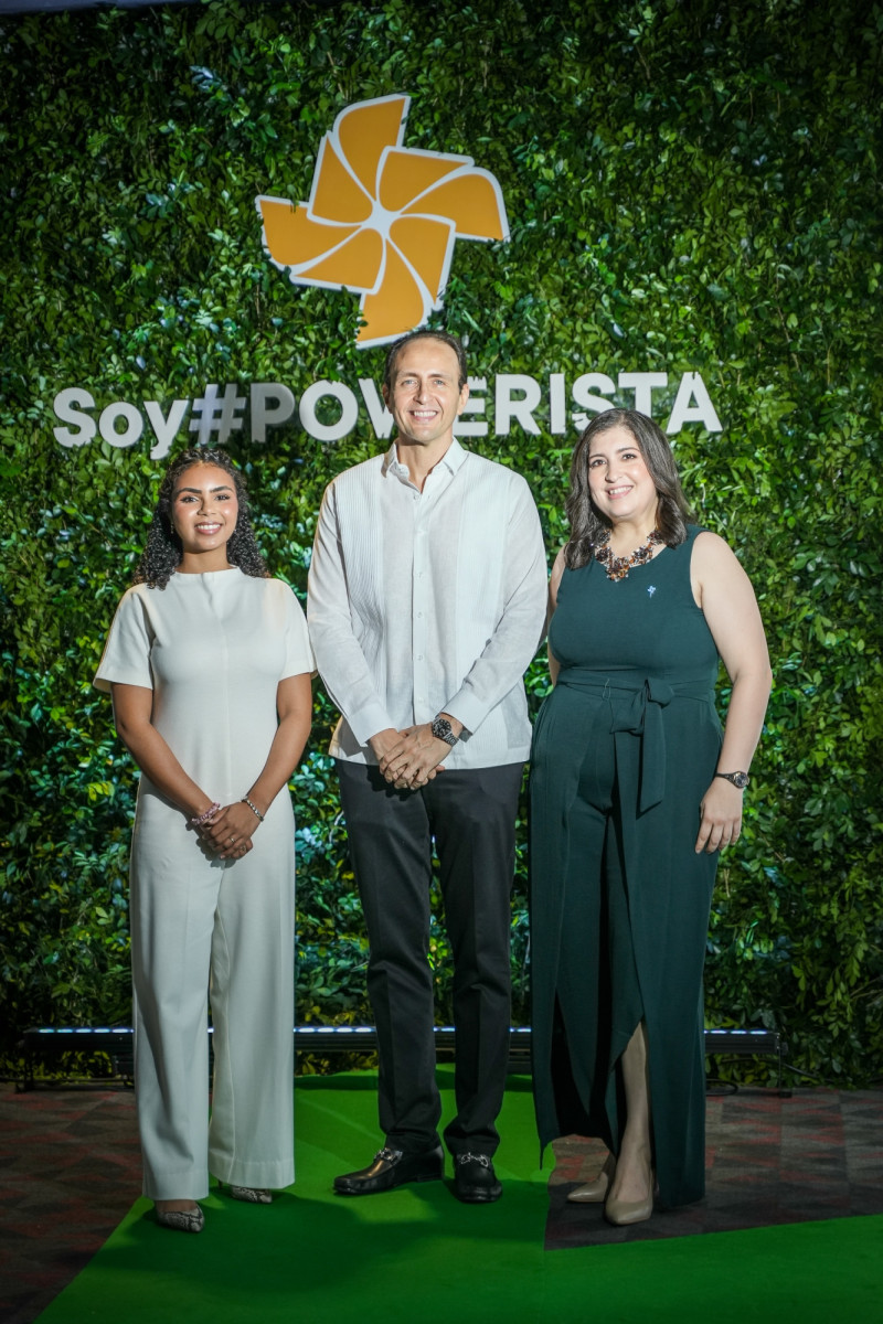 Laura Rojas, fundadora y directora ejecutiva de Nature Power Foundation y otras personalidades.