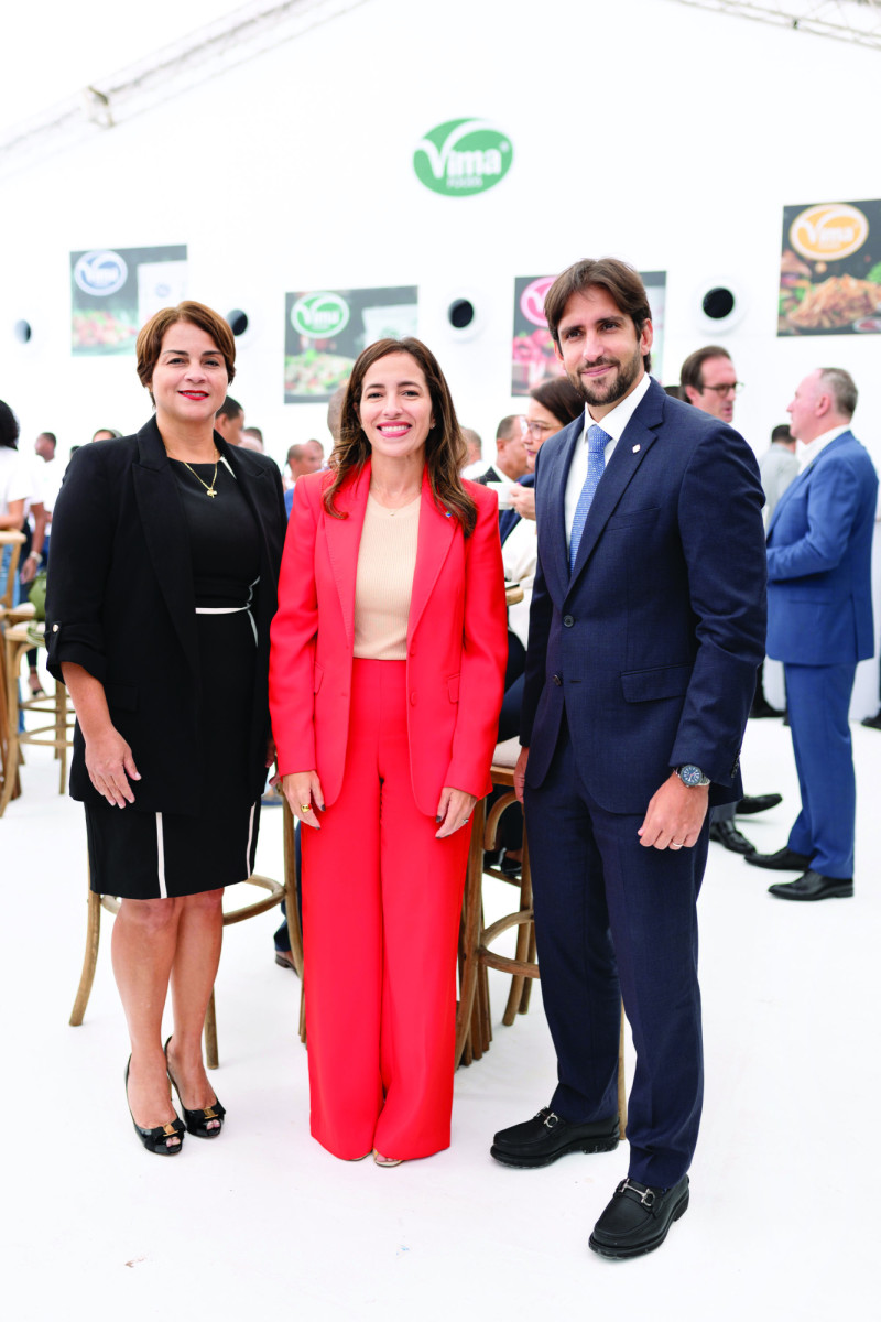 Nery Mejía, Giovanna Peguero y Luis Beiro.