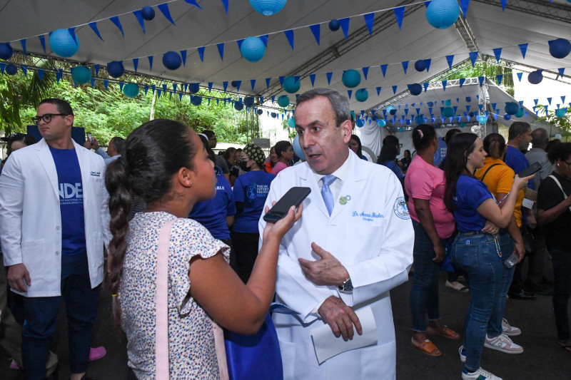 Ammar Ibrahum, director del INDEN, habla con la reportera Rosa Luna sobre la jornada en el Día Mundial de Diabetes.