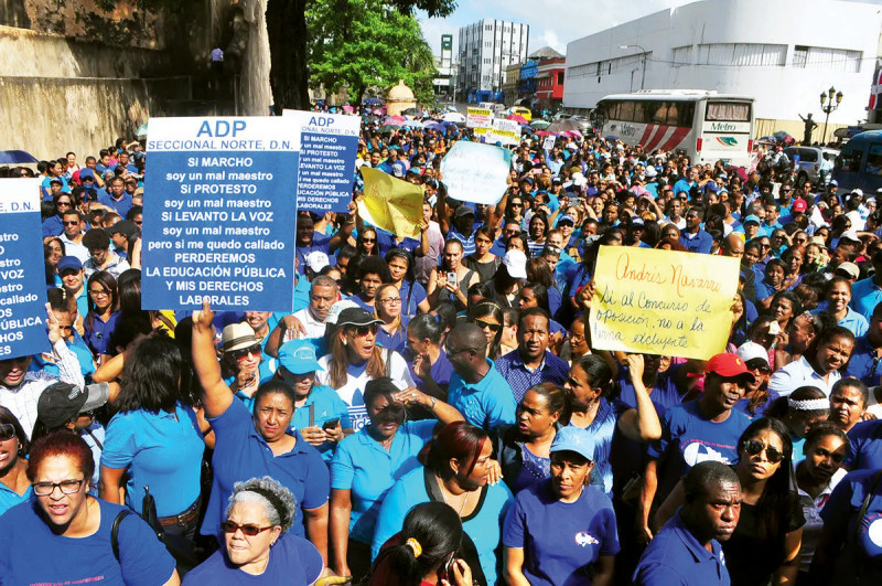 El ministro de Educación, Ángel Hernández, dijo que las constantes interrupciones de la docencia por las protestas de la ADP se reflejan en la baja formación de los alumnos.