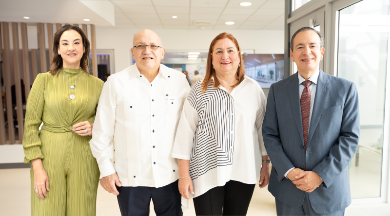 Kathylka González, Luis del Toro, Ana del Toro y Arnaldo Espaillat.