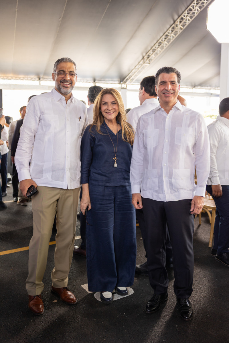 José Ramón Díaz, Carolina Mejía y Christopher Paniagua.