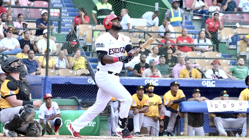 Franchy Cordero fue uno de los más destacados a la ofensiva en el triunfo de los Leones.