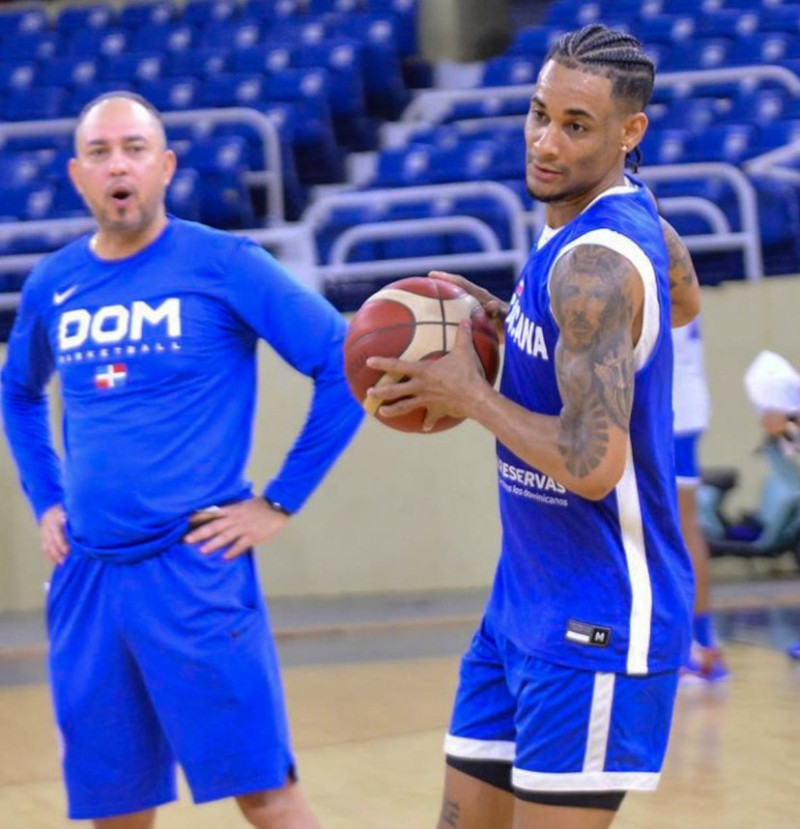 Víctor Liz, capitán de la selección nacional de baloncesto.