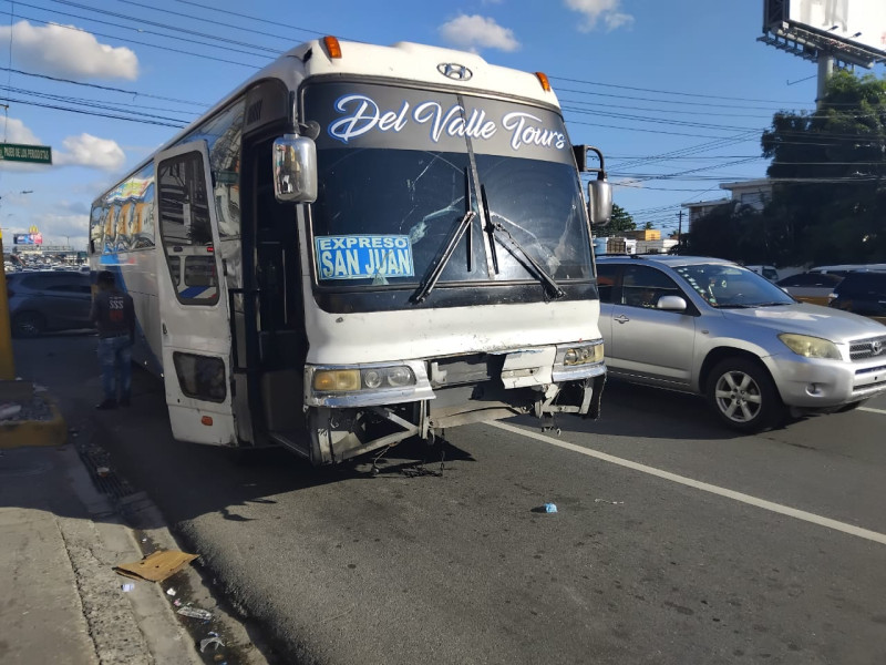 Expreso San Juan involucrado en accidente.