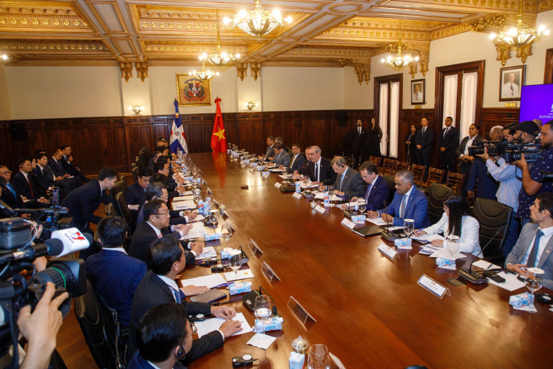 Delegaciones de Vietnam y República Dominicana.