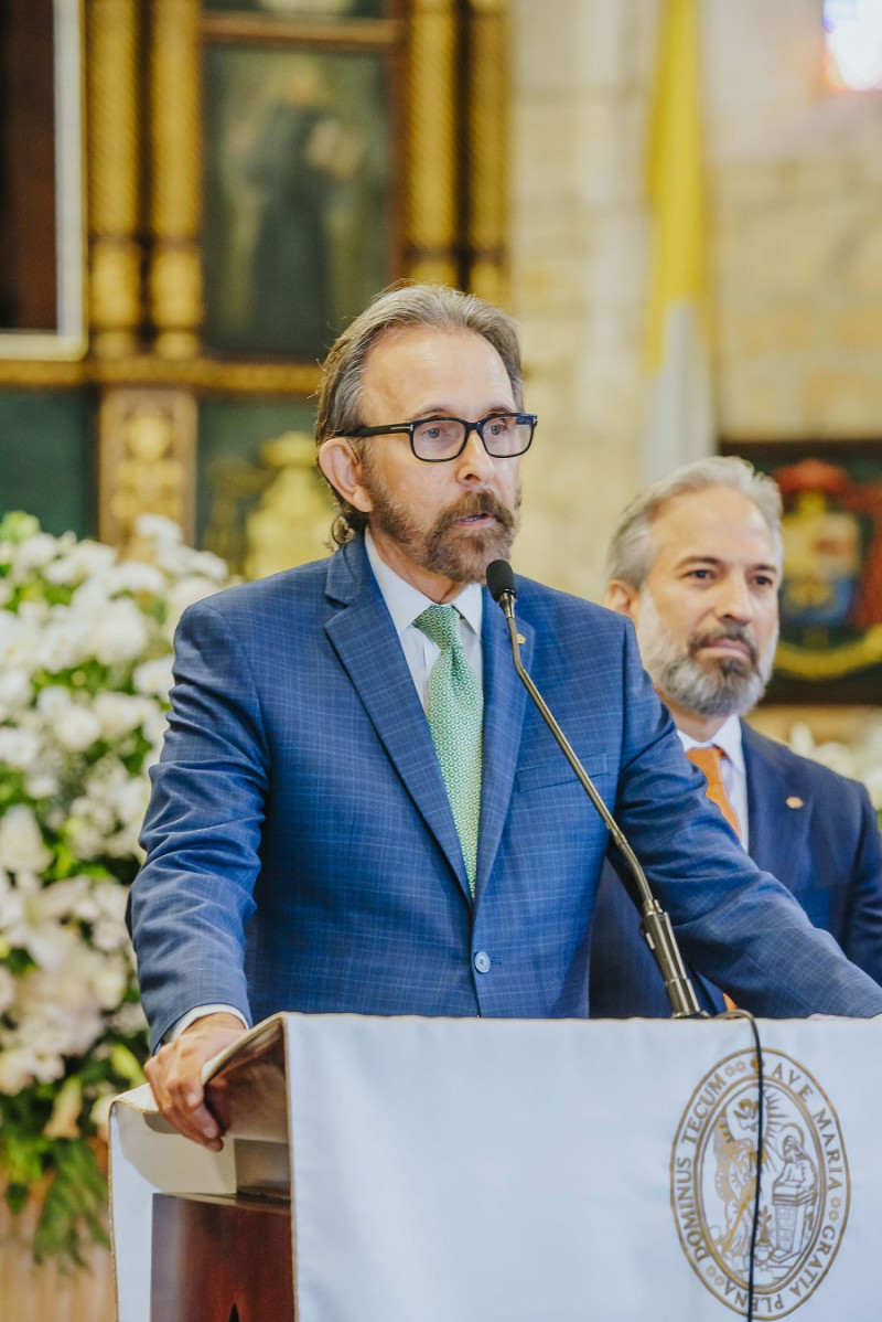 El presidente de consejo de administración de Banco Caribe Edmundo Aja.