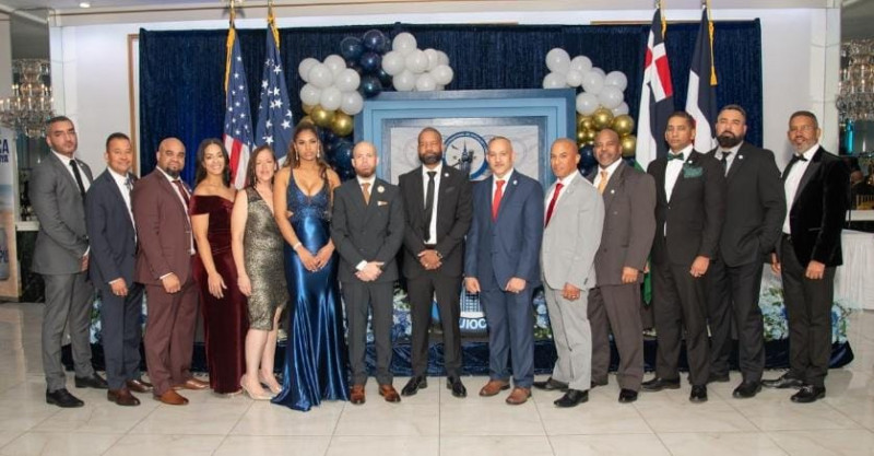 Organizadores de la gala junto a algunos de los reconocidos