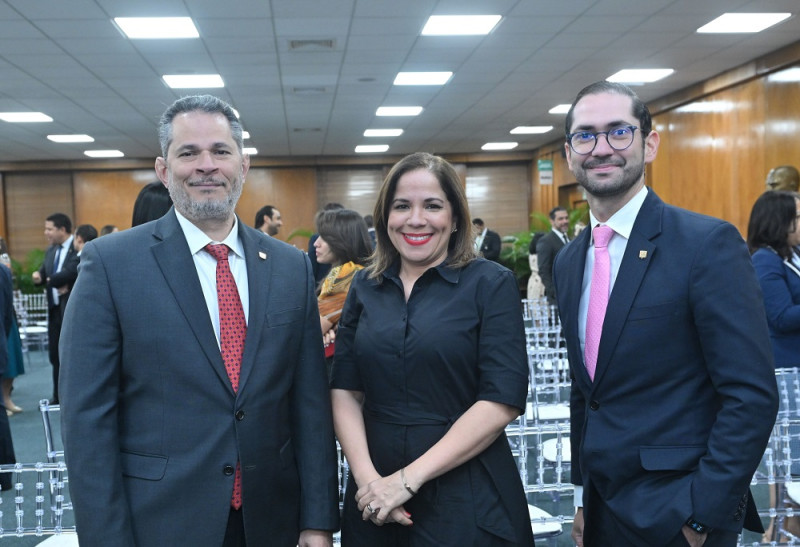 2.	Joel Tejeda, Brenda Villanueva y Joel González