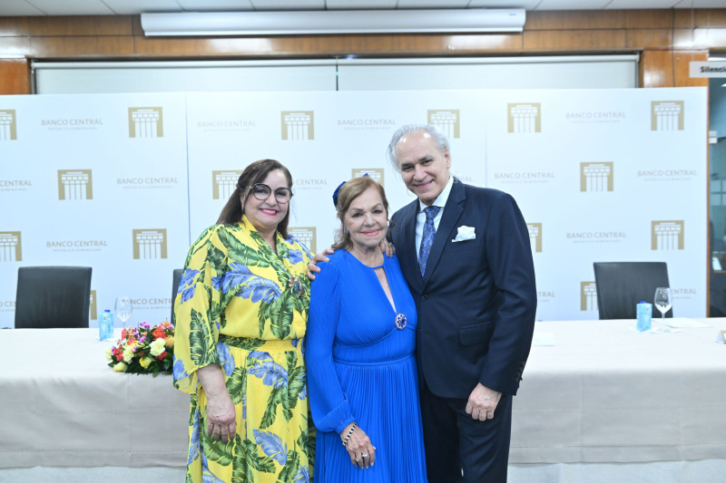 Evangelina Molina, Josefina Miniño y José Antonio Molina