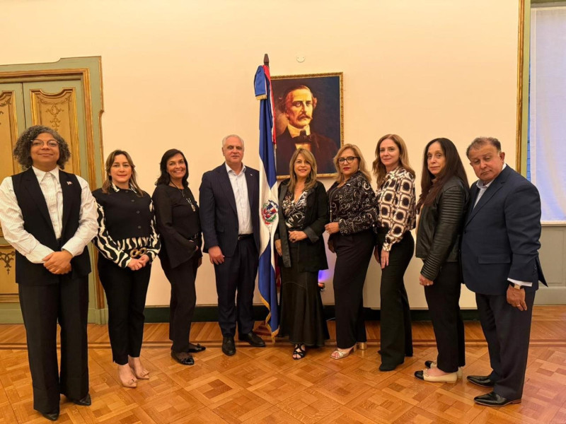 Delegación que visito la embajada de Republica Dominicana en Roma