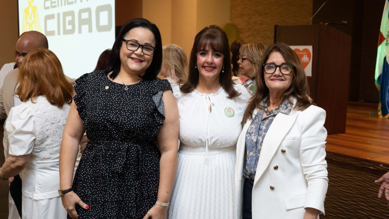 Marisol Ivon Guzmán, Yanira Fondeur de Hernández y Rafaela Burgos.