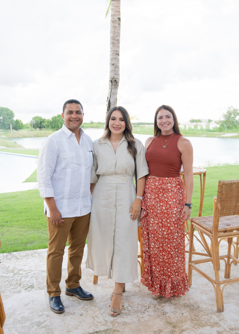 Neredo Mac Dougall, Elba Luciano y Gabriela González