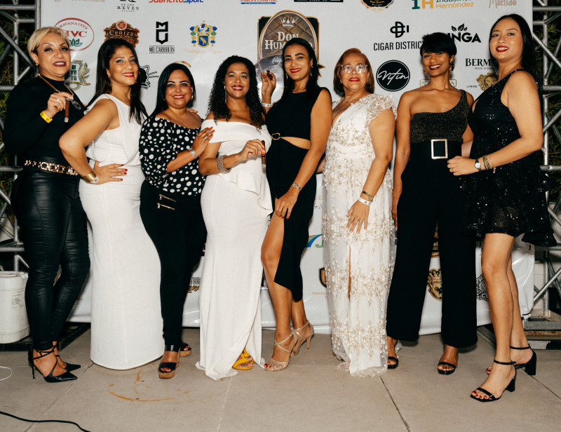 Sandra Naar, Arianny Tavárez, Yamile Mella,  Yala Mieses, Franchesca Acosta, Aurelia Melo, Cindy Medina y Patricia Cabral.