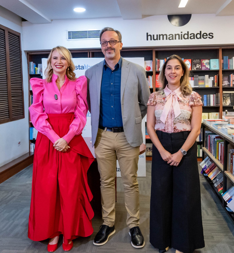 Vilma Núñez, Hans Kühn y Amalia Vega